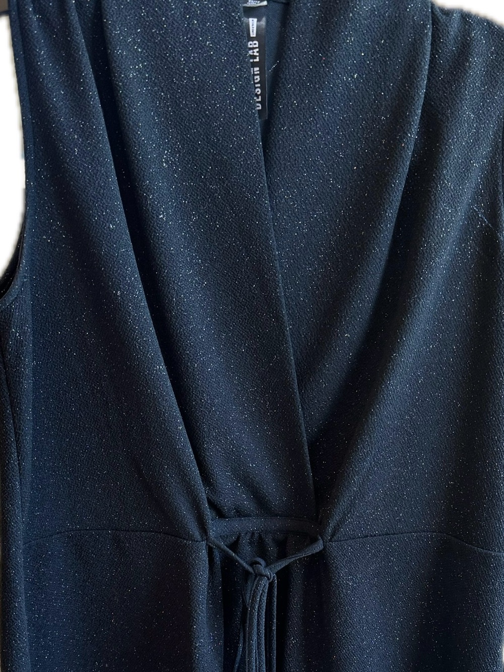 Sleeveless Tie-Waist Sparkle top - Black